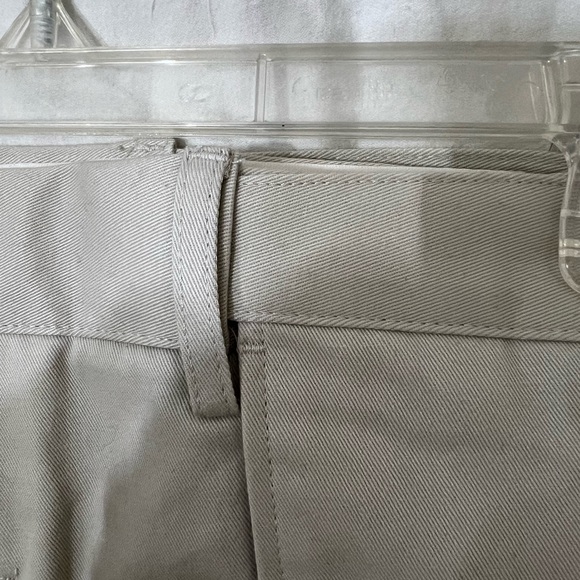 LANDS END MENS ADJUSTABLE BELT IN PANT SIZE 38, INSEAM 30 - Picture 9 of 11